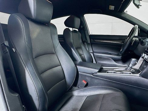 Used 2018 Honda Accord Sport image 27