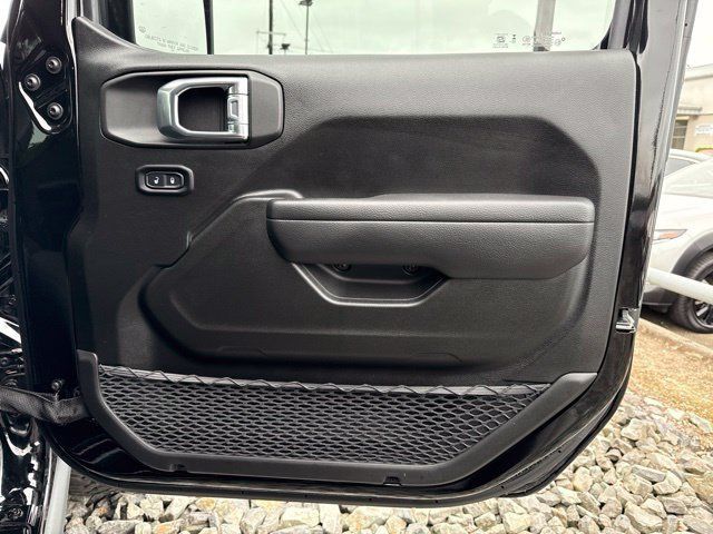 Used 2026 Jeep Gladiator Rubicon AWD/4WD image 13