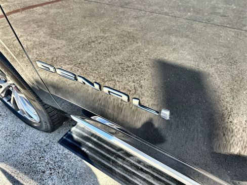 Used 2021 GMC Yukon Denali w/ Denali Ultimate Package image 14