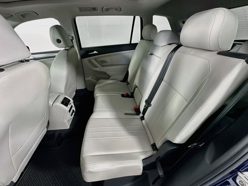 Used 2024 Volkswagen Tiguan SE FWD image 24