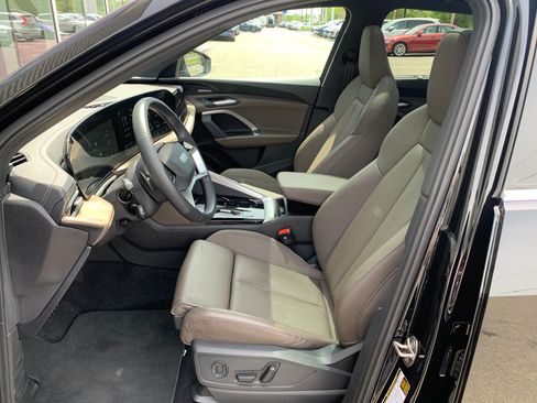 Certified 2025 Audi Q5 Premium w/ Premium Plus AWD/4WD image 5