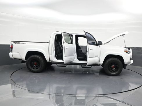 Used 2022 Toyota Tacoma TRD Sport w/ Technology Package RWD image 33