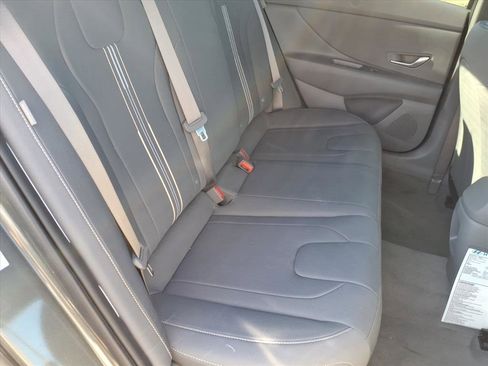 New 2025 Hyundai Elantra SEL image 9