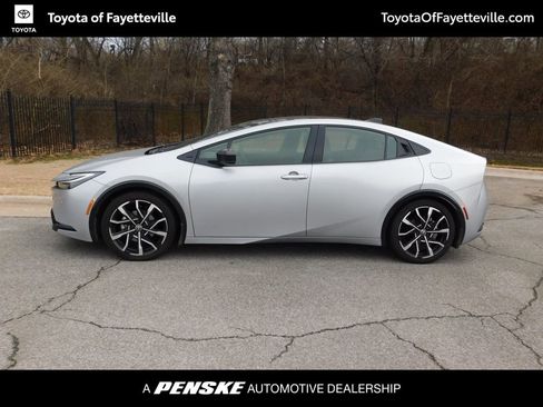 Used 2024 Toyota Prius Prime image 2