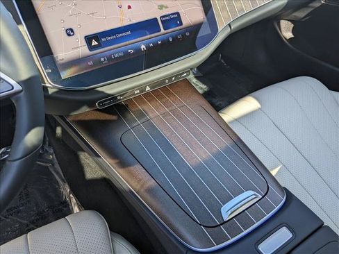 Used 2025 Mercedes-Benz E 350 Sedan image 12
