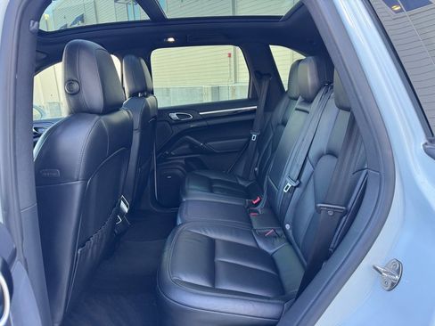 Used 2015 Porsche Cayenne S image 25