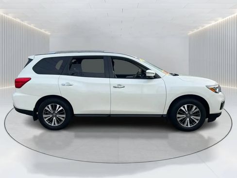 Used 2017 Nissan Pathfinder SL w/ SL Premium Package AWD/4WD image 8