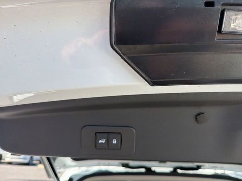 Certified 2025 Nissan Murano SL image 17