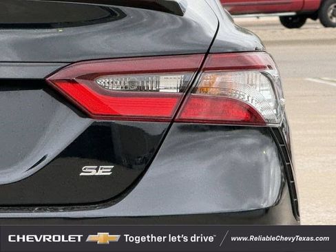 Used 2023 Toyota Camry SE FWD image 8