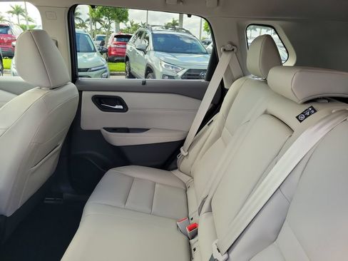 Used 2023 Nissan Rogue SV w/ SV Premium Package FWD image 11