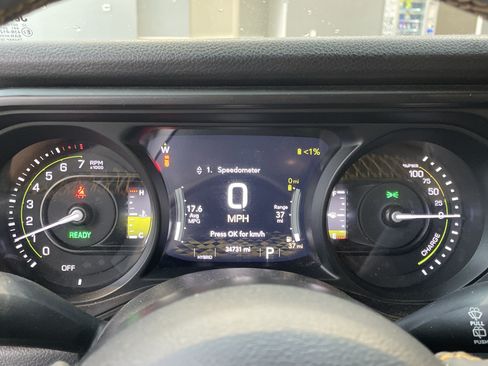 Used 2024 Jeep Wrangler Unlimited AWD/4WD image 21