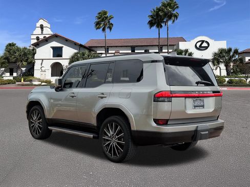 Used 2024 Lexus GX 550 w/ Cold Area Package AWD/4WD image 4