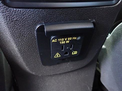 Used 2017 Ford Escape Titanium image 10