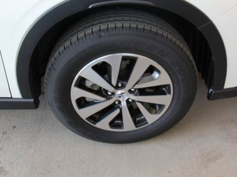 Used 2020 Subaru Outback Premium w/ Popular Package #1 AWD/4WD image 30