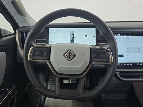 Used 2024 Rivian R1S Adventure AWD/4WD image 27