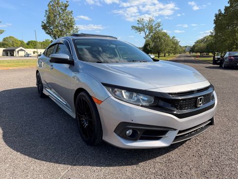 Used 2017 Honda Civic EX-T image 7