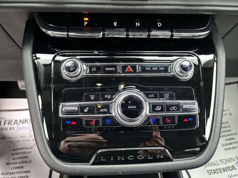Used 2022 Lincoln Corsair AWD w/ Premium Package image 25