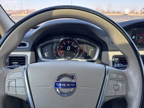 Used 2016 Volvo XC70 T5 Premier w/ Protection Package image 9