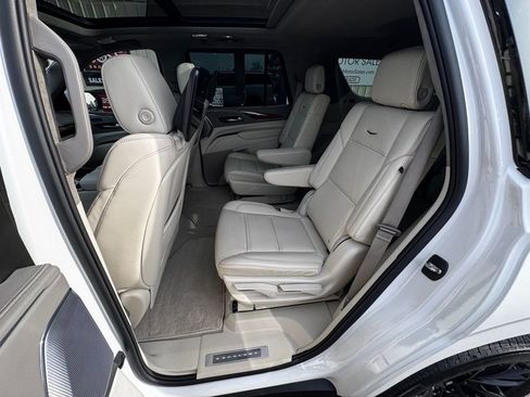 Used 2024 Cadillac Escalade Sport Platinum w/ LPO, ONYX Package AWD/4WD image 42