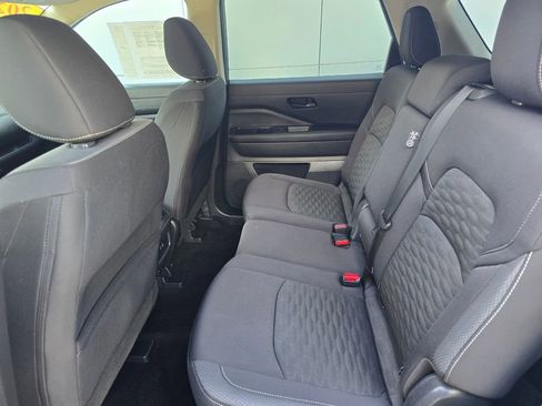 Used 2025 Nissan Pathfinder SV AWD/4WD image 22