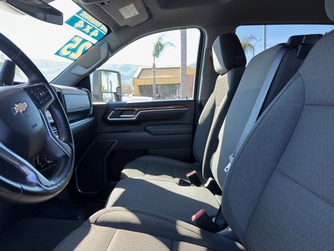 Used 2025 Chevrolet Silverado 2500 LT w/ Convenience Package image 28