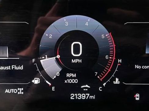 Used 2025 GMC Yukon XL Elevation AWD/4WD image 27