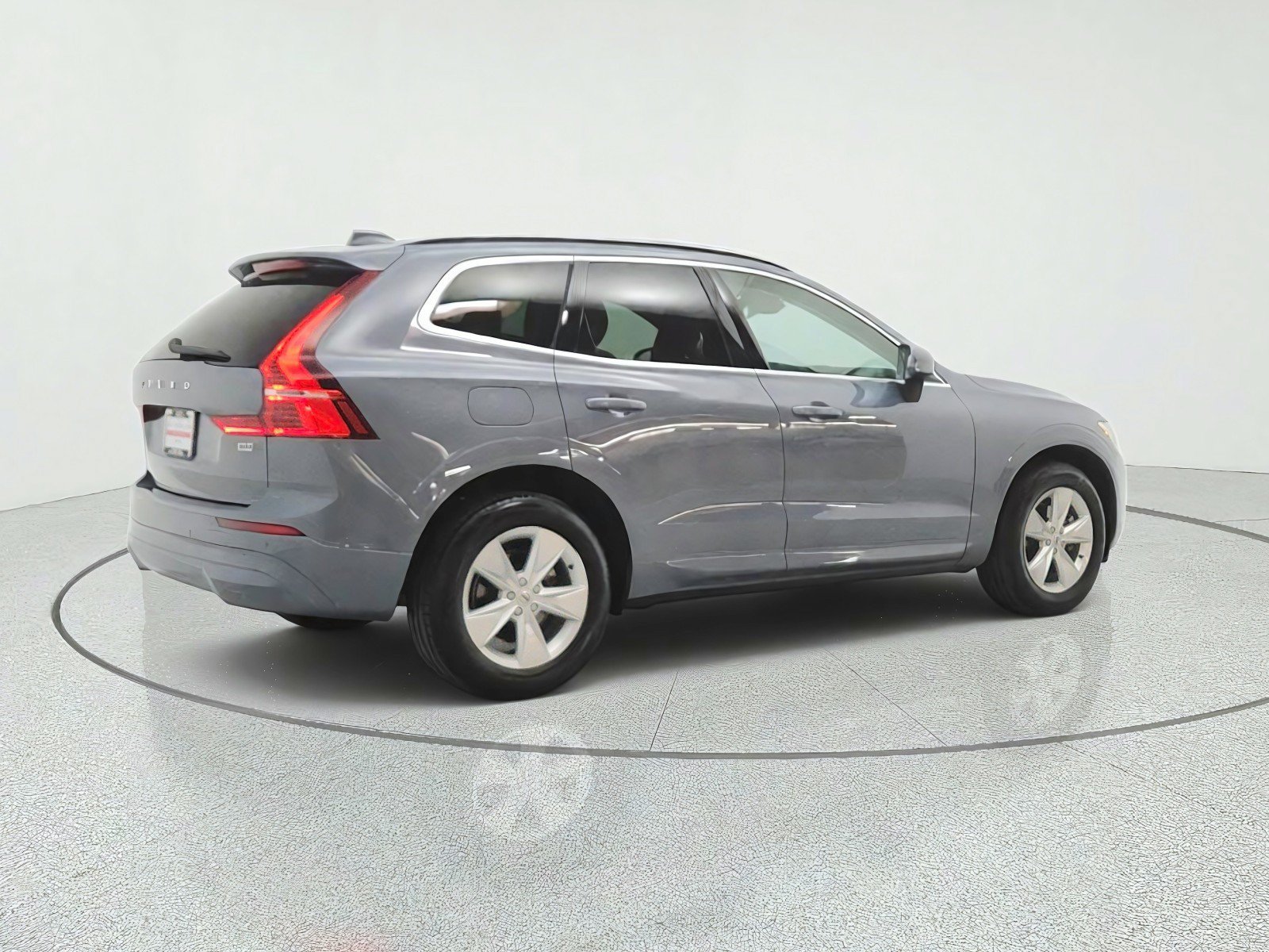 Used 2022 Volvo XC60 B5 Momentum AWD/4WD image 5