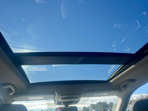 Used 2021 Nissan Rogue SL image 24