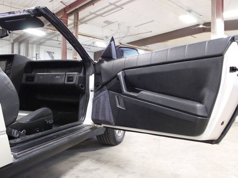Used 1993 Cadillac Allante FWD image 35