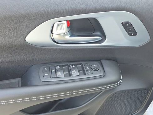 New 2026 Chrysler Pacifica Limited w/ S Appearance Package image 25