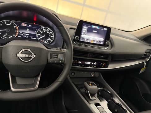 New 2026 Nissan Rogue SV FWD image 18
