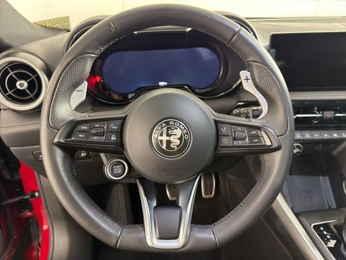 Used 2024 Alfa Romeo Tonale Ti AWD/4WD image 17