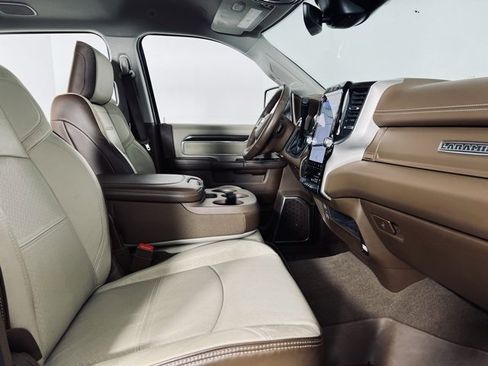 Used 2023 RAM 3500 Laramie image 17