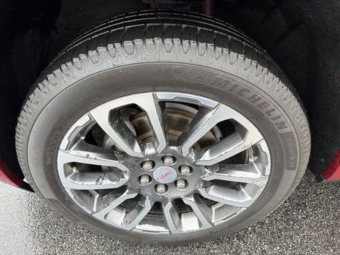 Used 2020 GMC Acadia Denali w/ LPO, Floor Liner Package FWD image 11