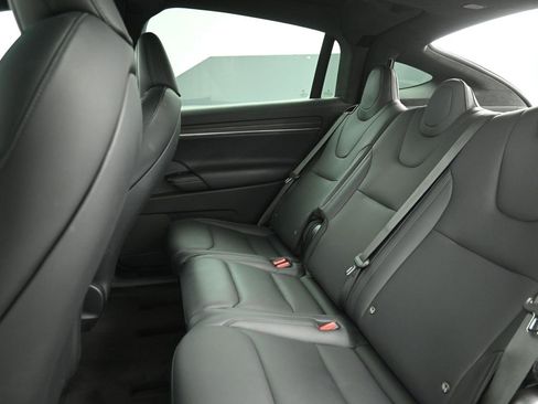 Used 2022 Tesla Model X image 18