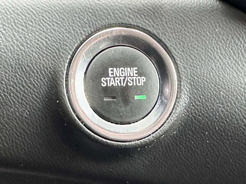 Used 2020 GMC Terrain SLE w/ Driver Convenience Package image 15