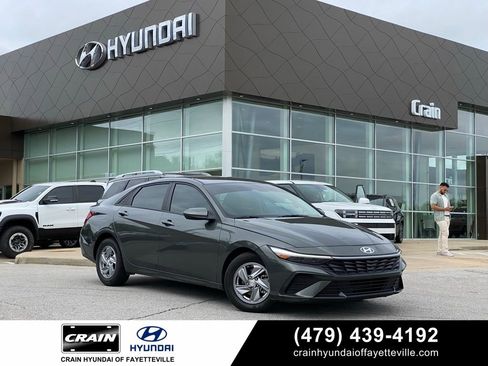 Used 2024 Hyundai Elantra SE FWD image 1