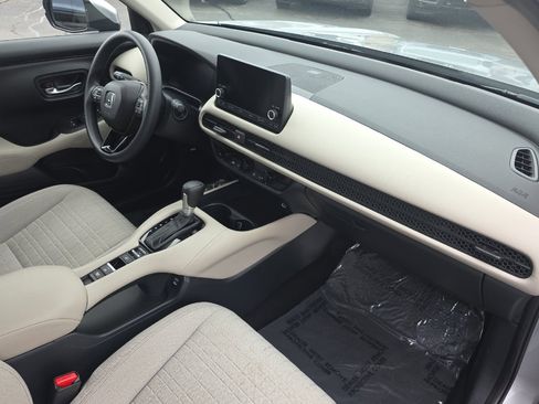 Used 2024 Honda HR-V LX image 16