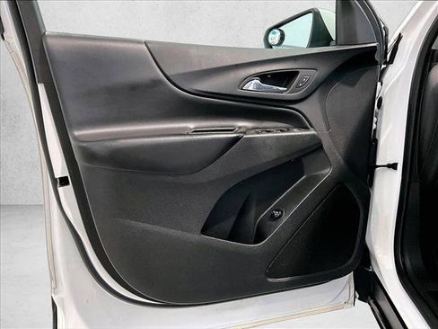 Used 2023 Chevrolet Equinox LT FWD image 18