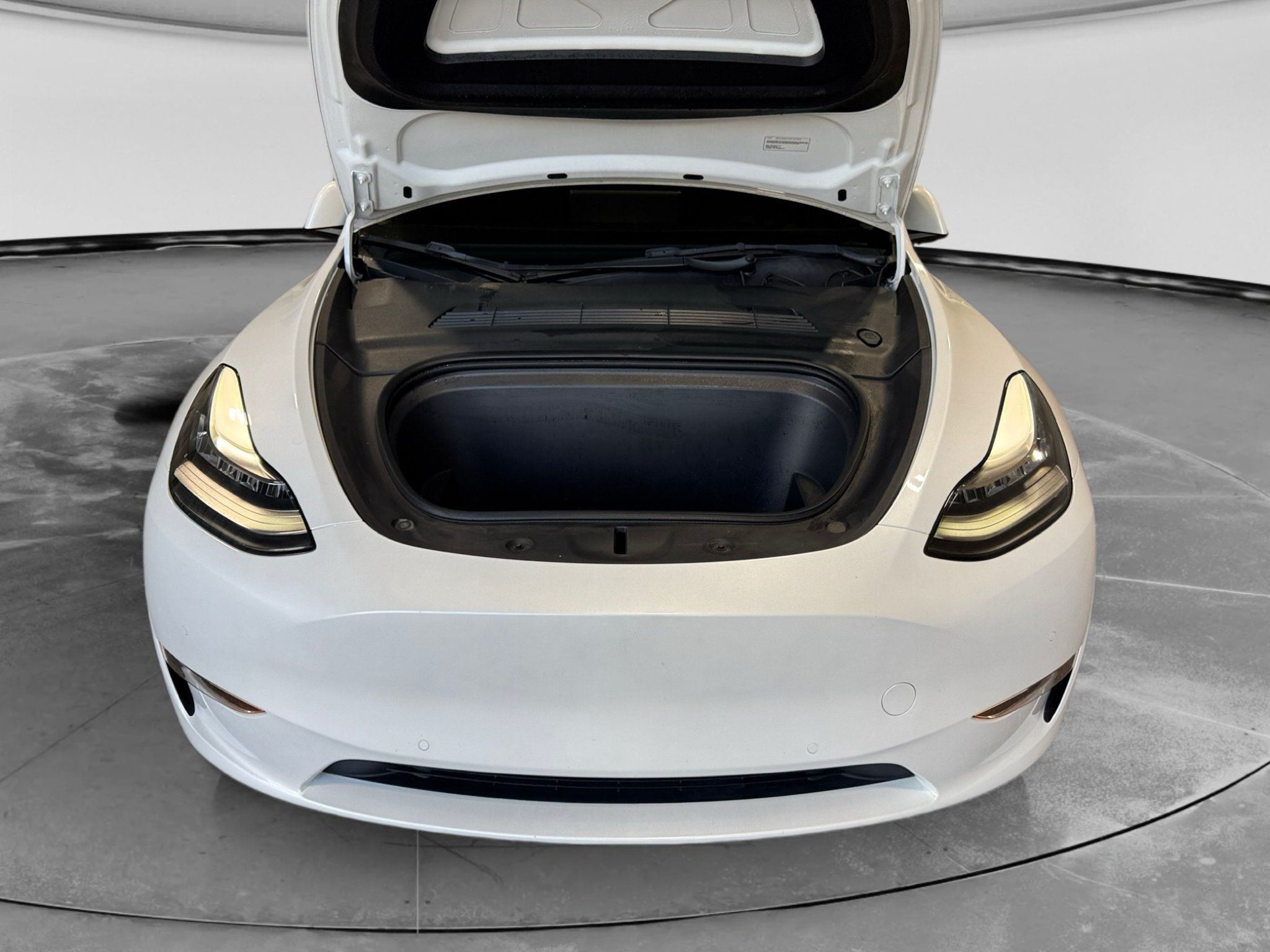 Used 2022 Tesla Model Y Long Range AWD/4WD image 25
