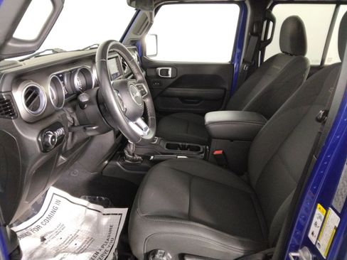 Used 2018 Jeep Wrangler Unlimited Sahara image 28