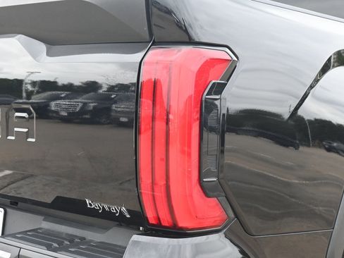 Used 2022 Toyota Tundra SR5 AWD/4WD image 19