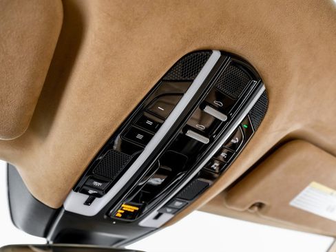 Used 2022 Porsche Panamera Turbo S image 21