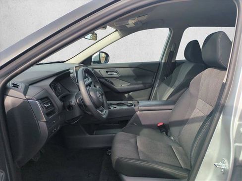 Used 2024 Nissan Rogue SV image 21