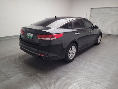 Used 2017 Kia Optima LX FWD image 9