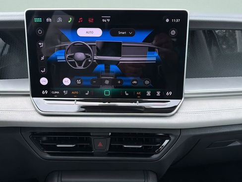 New 2026 Volkswagen Tiguan SE FWD image 19