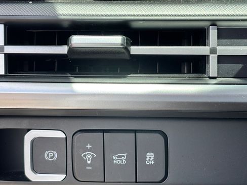 Used 2025 Hyundai Santa Fe SEL FWD image 28