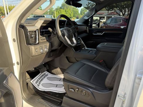 Used 2025 GMC Sierra 2500 Denali w/ Technology Package AWD/4WD image 13