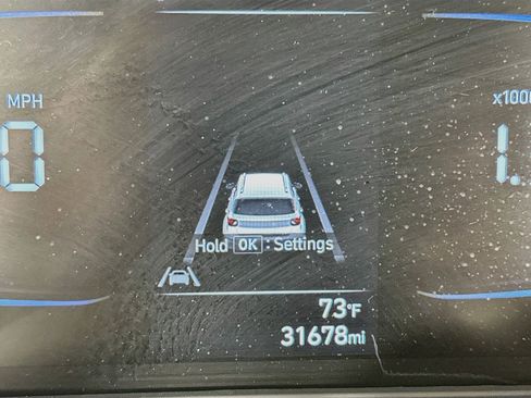 Used 2025 Hyundai Venue SEL FWD image 19