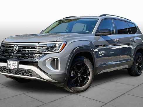 New 2026 Volkswagen Atlas Peak Edition image 1